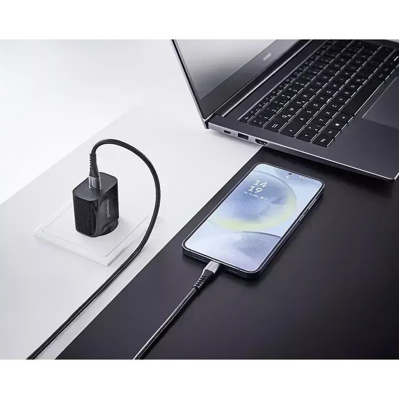 Strāvas adapteris Intenso W20C 20W USB-C melns