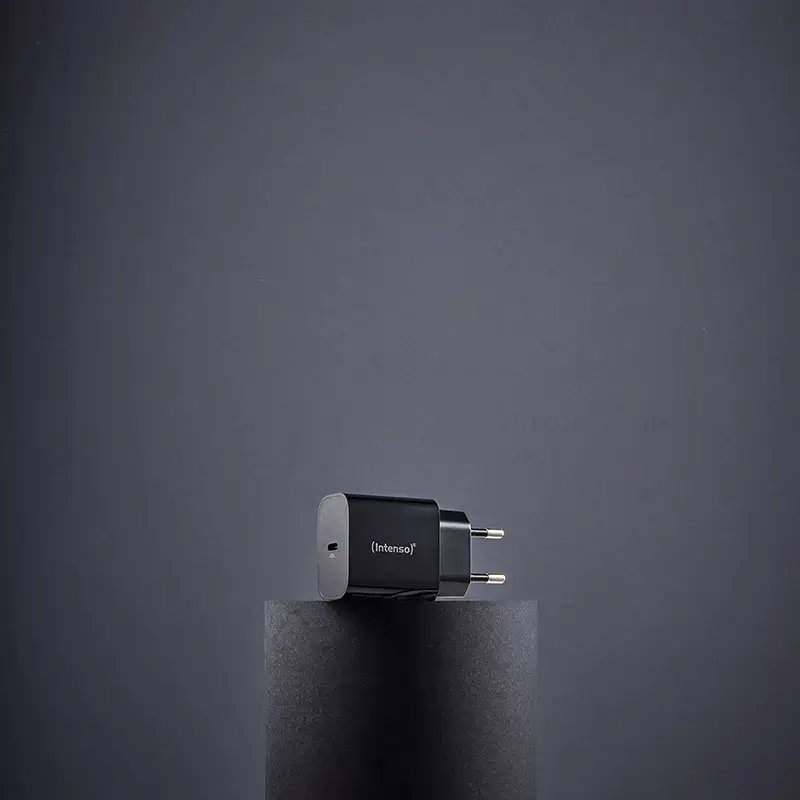 Strāvas adapteris Intenso W20C 20W USB-C melns