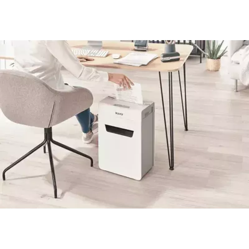 Papīra smalcinātājs LEITZ IQ Protect Premium 6M P5 — Mikrogriezums, 18 L, Skārienjutīga vadība, 351×204×355 mm
