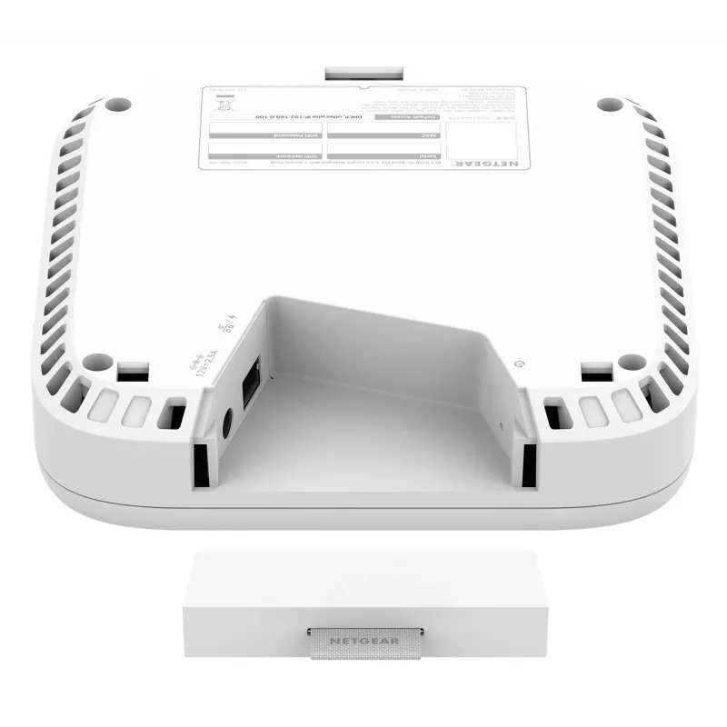 Bezvadu piekļuves punkts Netgear WBE718 — Trīsjoslu 2.4/5/6 GHz, 9400 Mbps, PoE, 1x 2.5GbE, balts