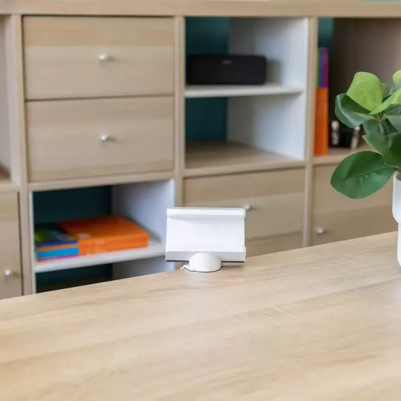 Strāvas pagarinātāja turētājs InLine 23193W grozāms skrūvspīļu stiprinājums balts