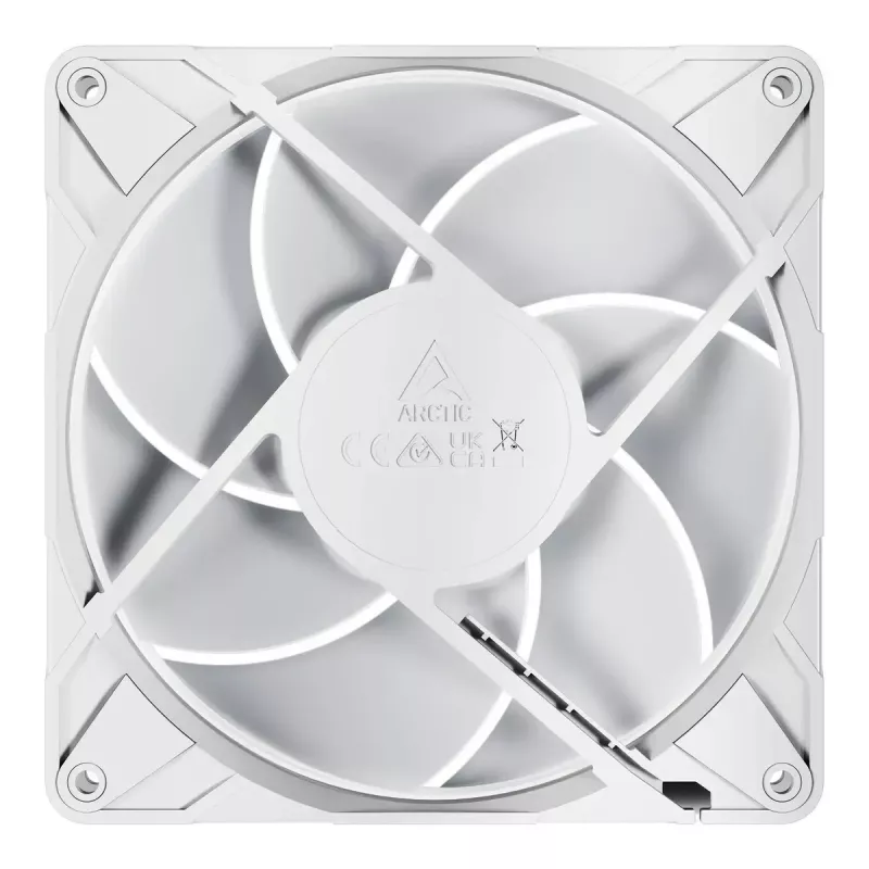 ARCTIC Freezer P14 Pro A-RGB (Balts) - 3 iepakojums 140 mm A-RGB PWM ventilators ar kabeļa sadalītāju