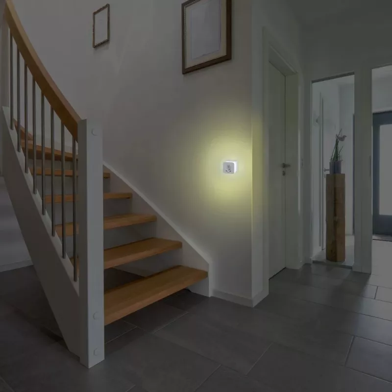 Kontaktligzdas nakts gaisma Hama 00223507 silti balta LED 3000K