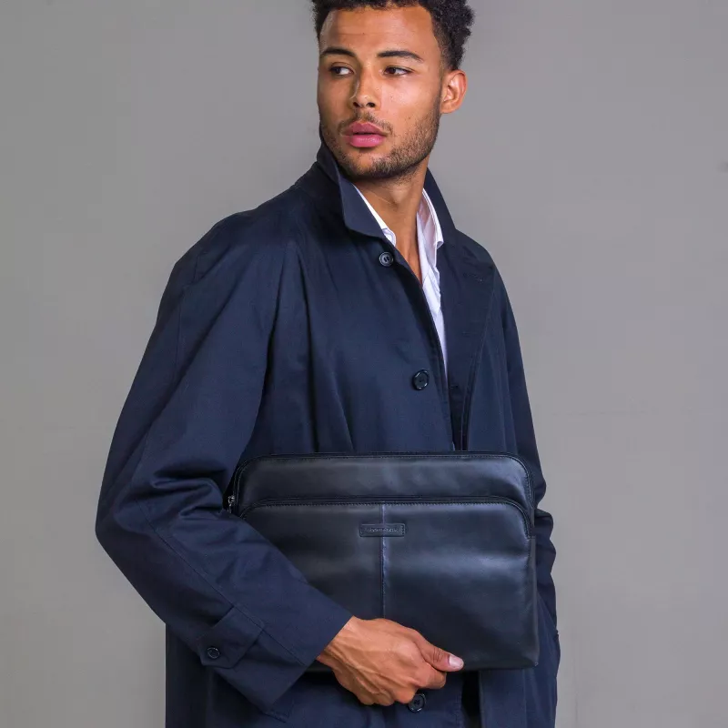 MacBook Pro 14 collu / līdz 14 collu uzmava d bramante dbramante1928 Skagen Pro+ – melna, 35,6 cm, 1 priekšējā kabata