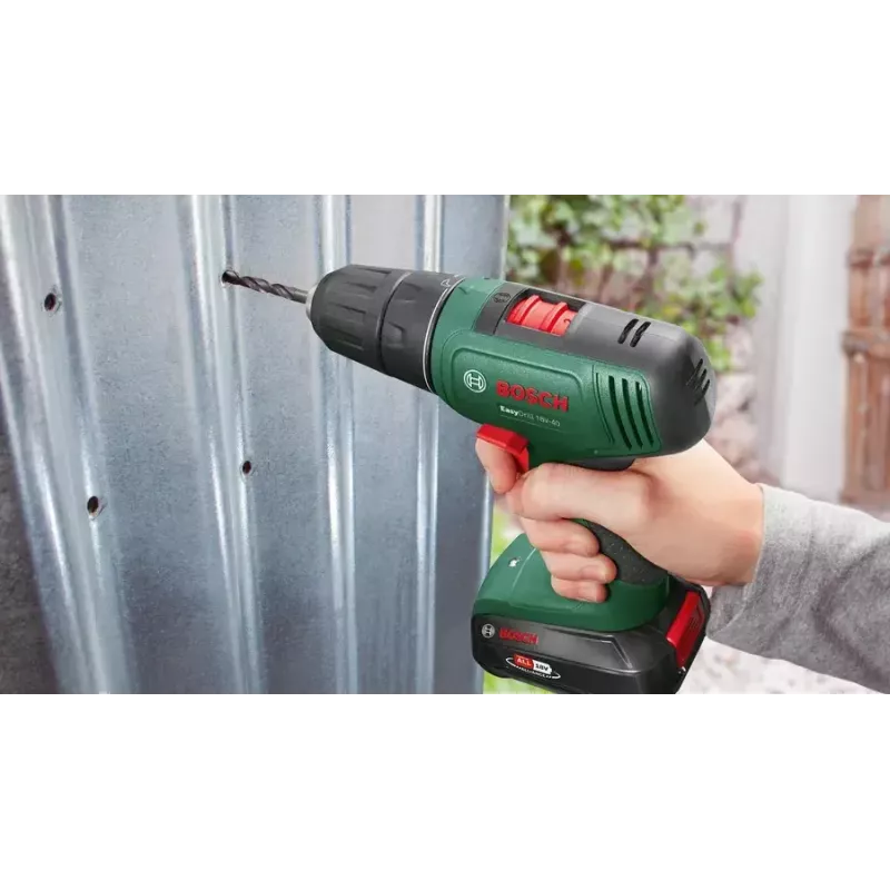 Bosch EasyDrill 18V-40 1630 RPM bezatslēgas 1,3 kg melna, zaļa