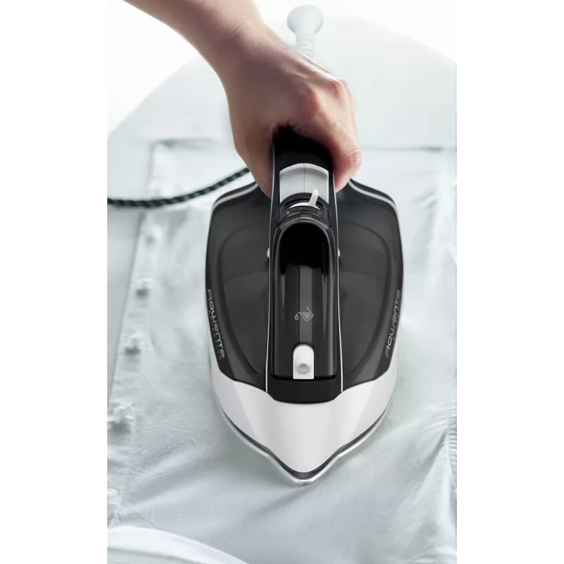 Rowenta DX1530 Dry & Steam gludeklis ar nerūsējošā tērauda zoli 2200 W melns