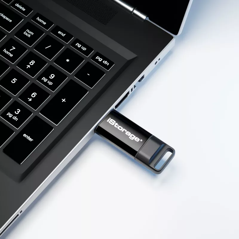 iStorage datAshur BT 64 GB | Šifrēts drošs zibatmiņas disks | Atbloķēšana, izmantojot viedtālruni ar Bluetooth | FIPS 140-2 3. līmeņa sertifikācija | Gatavs attālinātai pārvaldībai