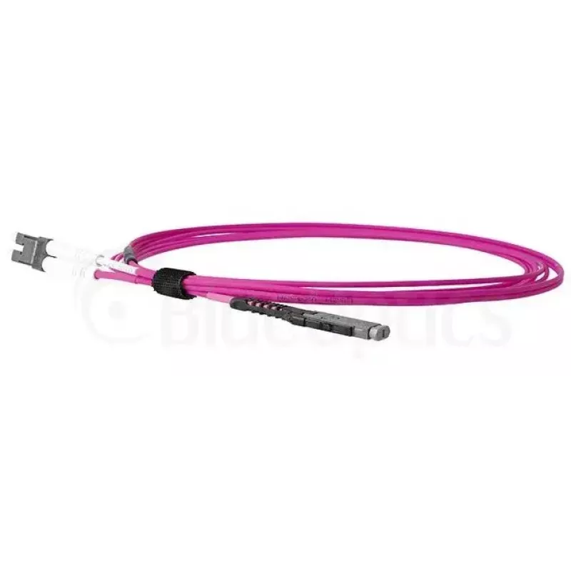 Optiskās šķiedras kabelis BlueOptics SFP9231FU7.5MK MDC LC OM4 7,5 m fuksīna krāsā