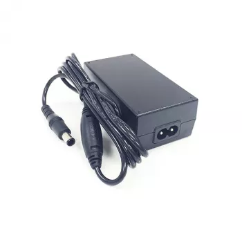 Strāvas adapteris Samsung BN44-00832A 14 V ieeja, 100–240 V izeja, melns