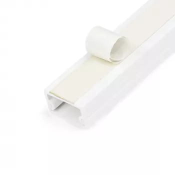 StarTech.com ciets kabeļu pārvaldības kanāls ar līmlenti un vāciņu, 3/4 collas (19 mm) platums x 3/8 collas (11 mm) augstums – 3 pēdas (1 m) garums, PVC tīkla/barošanas vada slēpnis/sienas vadu kanāls, maks. 6 kabeļi, UL sarakstā