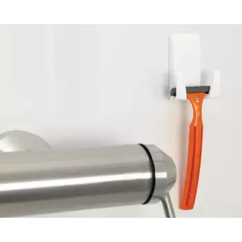 Skuvekļu turētājs Tesa Powerstrips Waterproof Wave, līmējošs vannas istabas turētājs, ūdensizturīgs dizains, balts