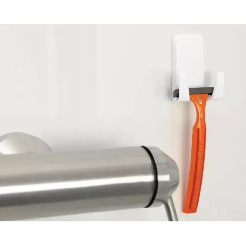 Skuvekļu turētājs Tesa Powerstrips Waterproof Wave, līmējošs vannas istabas turētājs, ūdensizturīgs dizains, balts