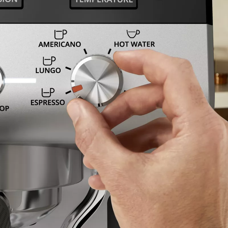 Espresso automāts KRUPS XP801T pusautomātiskais ar iebūvētu dzirnaviņu, 3 L ūdens tvertne, 2 krūzīšu padeve, melns/nerūsējošais tērauds