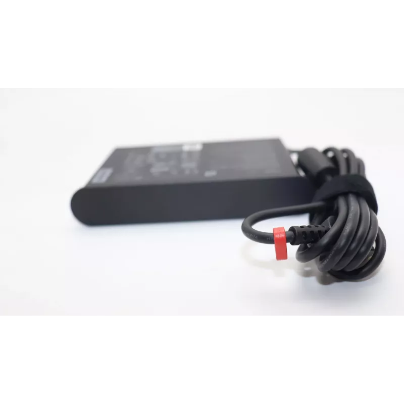 Lenovo 5A11K67847 strāvas adapteris/invertors iekštelpām 135 W melns