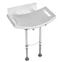 Pie sienas stiprināms salokāms dušas krēsls ActionMed KP600AM — balts, ergonomisks sēdeklis, regulējamas neslīdošas kājiņas, 3 kg