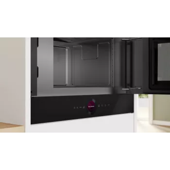 Bosch Serie 8 BFR7221B1 mikroviļņu krāsns Melna Solo mikroviļņu krāsns Iebūvējams 21 L 900 W