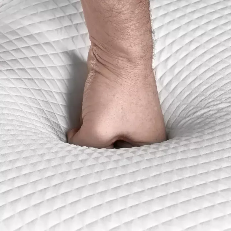 Ortopēdiskais kakla spilvens ActionMed CERVICAL MED PILLOW PO100AM — putu pildījums, 550×360×120 mm, mazgājams pārvalks, balts