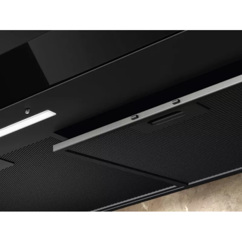 Electrolux LFT816K Sienas stiprināms tvaika nosūcējs melnā krāsā 600 m³/h