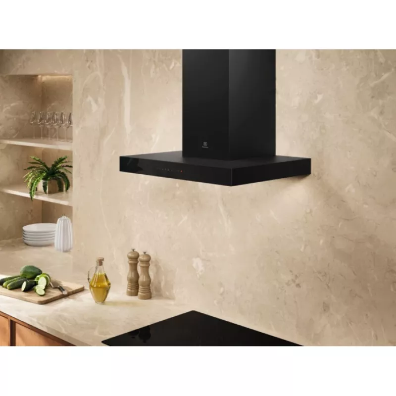 Electrolux LFT816K Sienas stiprināms tvaika nosūcējs melnā krāsā 600 m³/h