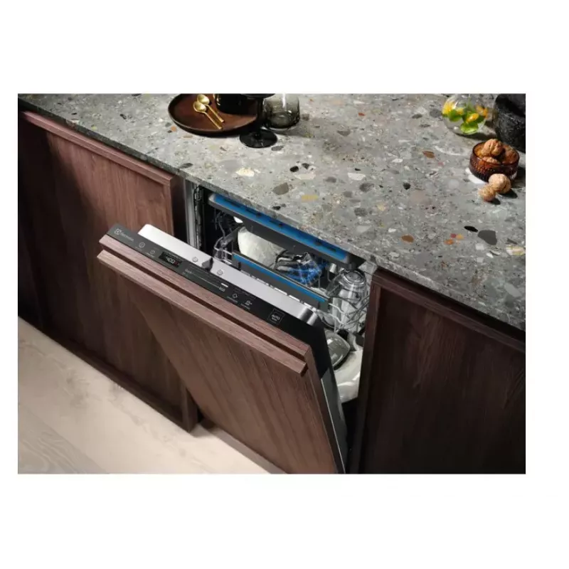 Iebūvējamā trauku mazgājamā mašīna Electrolux EEM43211L, šaurā 45 cm, 10 galda klājumi, 44 dB, 8 programmas, AirDry