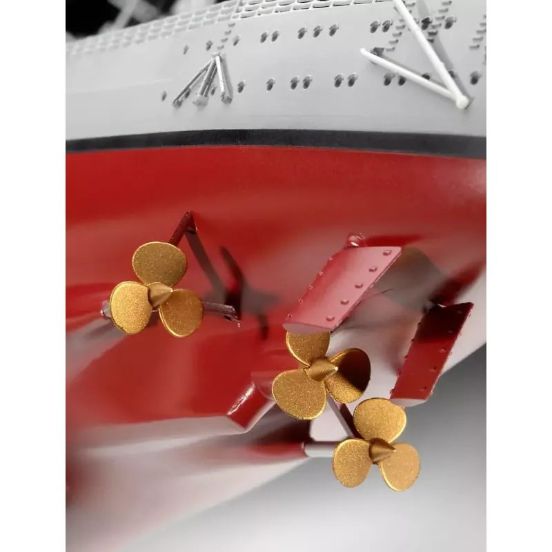 Karakuģa modelis Revell Bismarck montāžas komplekts 1:350