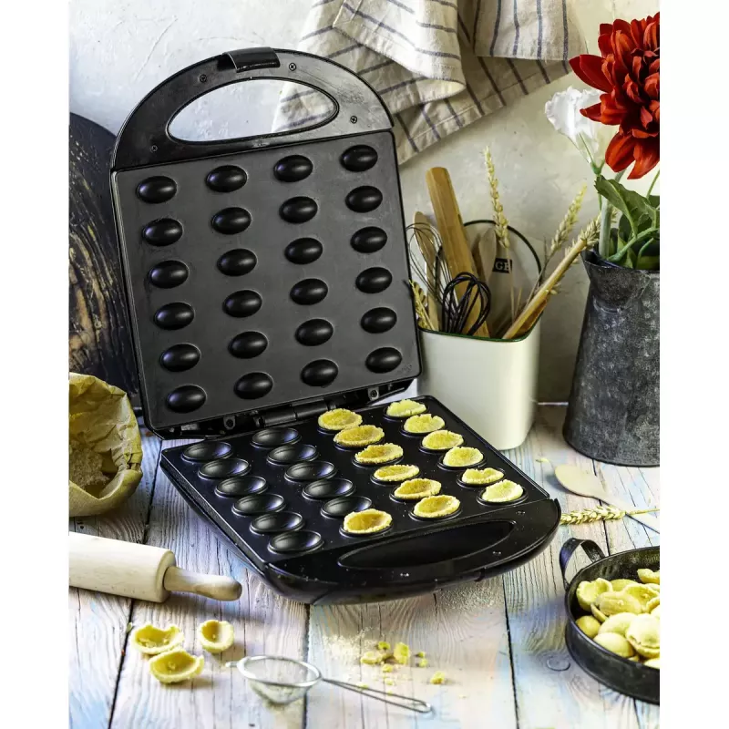 Vafeļu dzelzs Mesko MS 3041 — 1600 W, melns, pagatavo 24 eliptiskas vafeles (220–240 V)