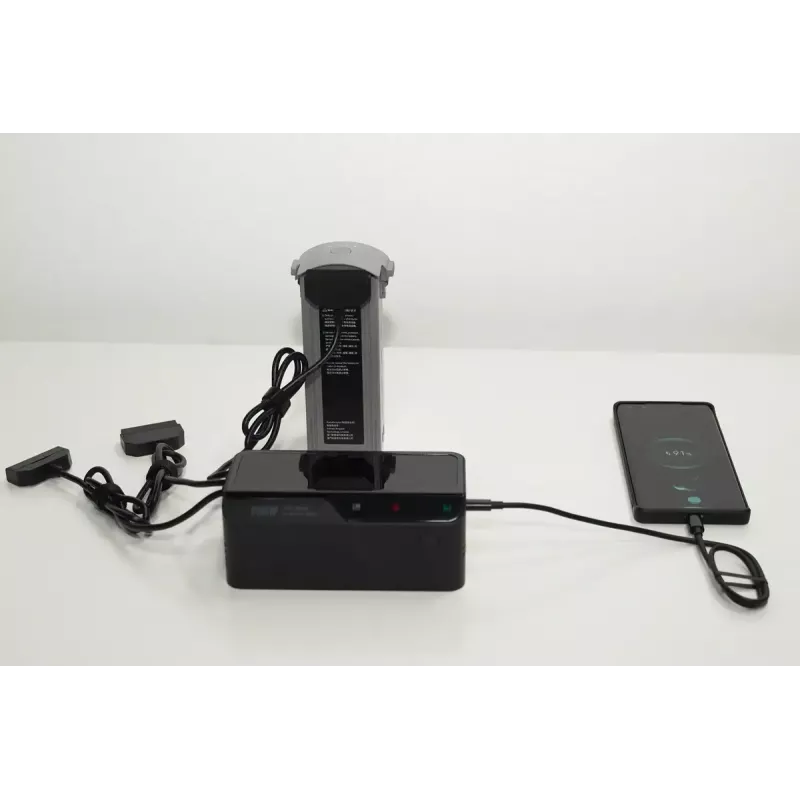 Lādētājs Autel multi-lādētājs EVO Max sērijai modelis 102002545 — 3 baterijām, USB-C, 120 W lādēšanas jauda, 100–240 V ieeja