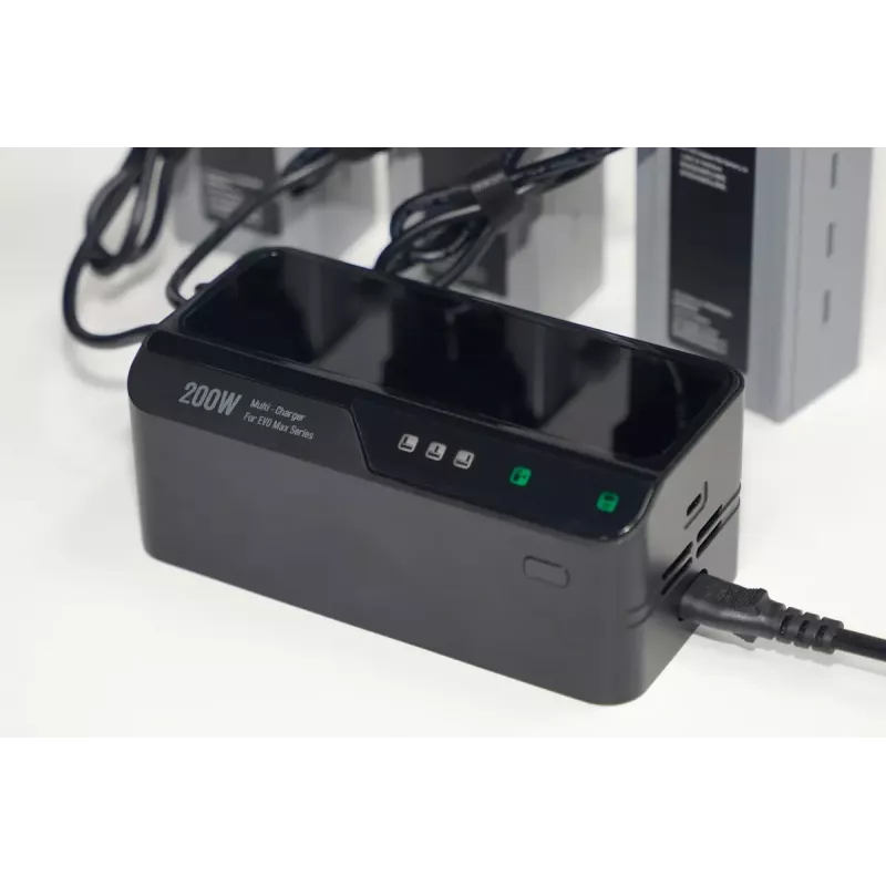 Lādētājs Autel multi-lādētājs EVO Max sērijai modelis 102002545 — 3 baterijām, USB-C, 120 W lādēšanas jauda, 100–240 V ieeja