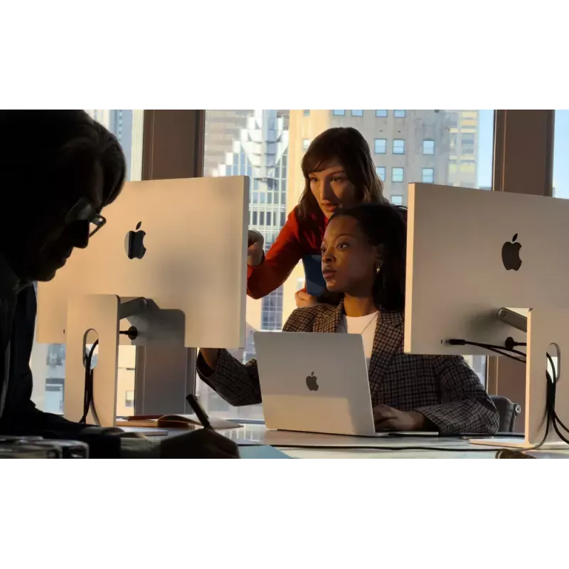 Monitors Apple Studio Display 27 collas 5K (5120×2880) LED, standarta stikls, VESA stiprinājums, sudraba