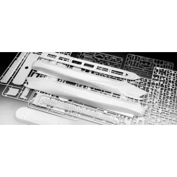 Pasažieru kuģa modelis REVELL Queen Mary 2 montāžas komplekts, mērogs 1:700