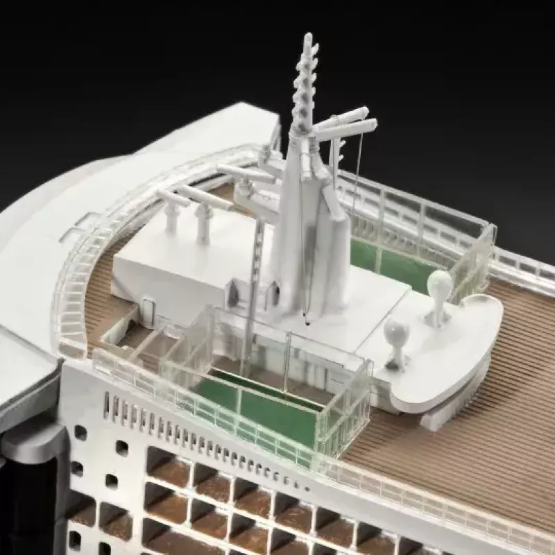 Pasažieru kuģa modelis REVELL Queen Mary 2 montāžas komplekts, mērogs 1:700