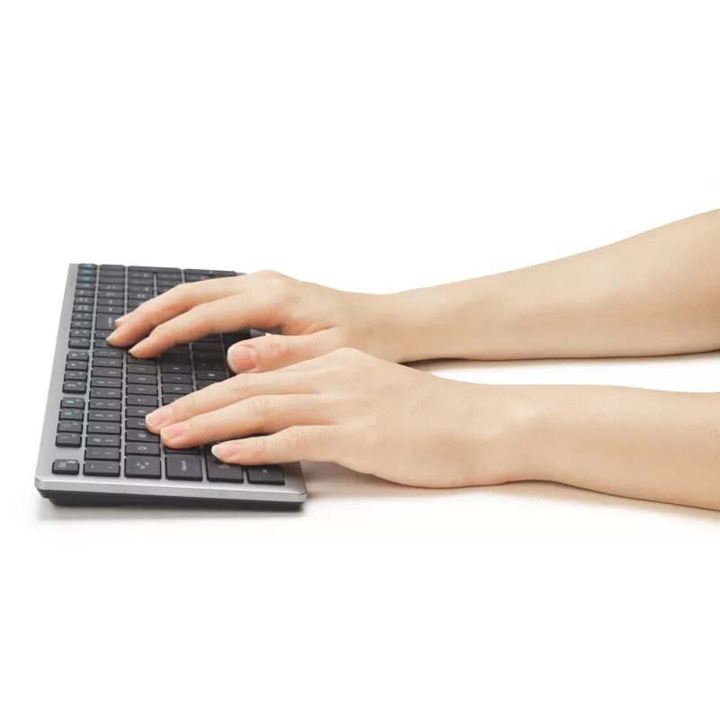 Kensington KB535 EQ Uzlādējama vairāku ierīču tastatūra, Int ENG