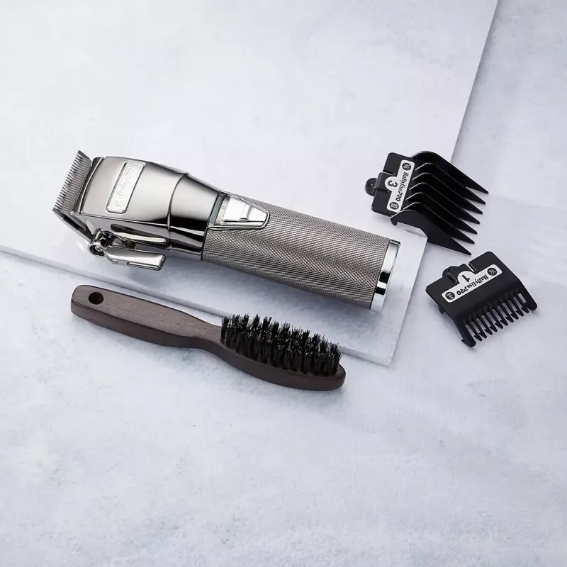 Bezvada matu griežamā mašīnīte BaByliss PRO FX8700E — hroma apdare, iebūvēta baterija, 120 min darbības laiks, 6300 RPM