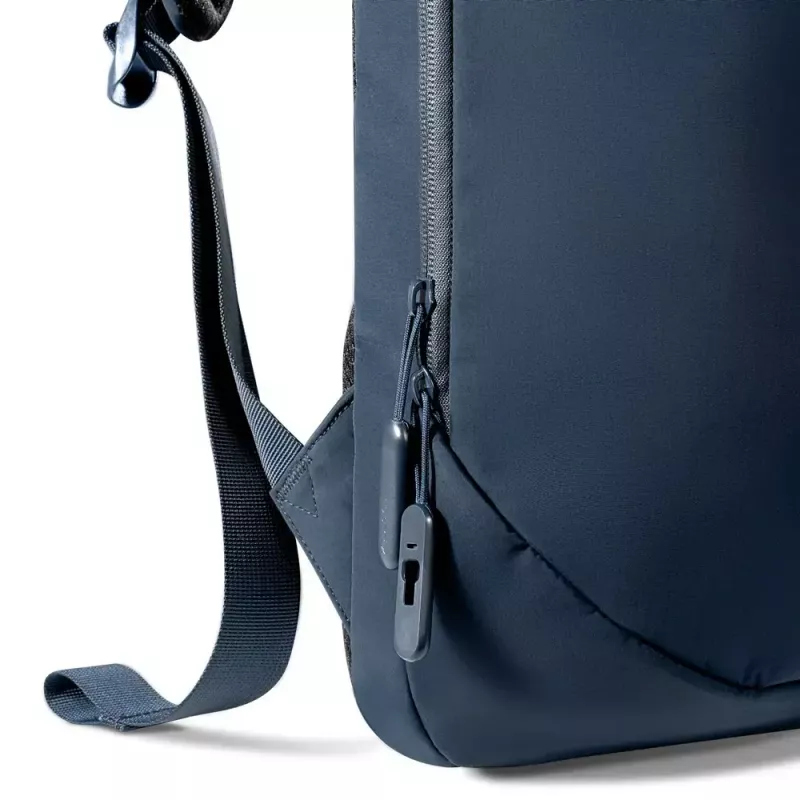 Mugursoma XDDESIGN Air Backpack NAVY P706.3225 — 15 L, piemērota līdz 15.6 collām (39.6 cm), bloķējams galvenais rāvējslēdzējs