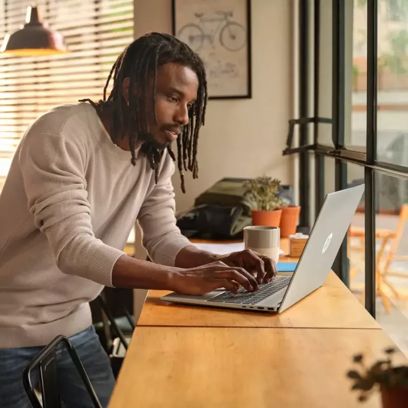 HP Pavilion 16-ag0007nw klēpjdators — AMD Ryzen 5 8540U, 16 collu WUXGA, 16 GB RAM, 512 GB SSD, Windows 11 Home, sudraba krāsā