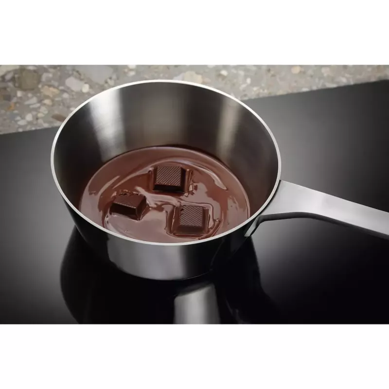 Electrolux EIV734 Melna Iebūvējama 68 cm Zonas indukcijas plīts 4 zonu(-as)