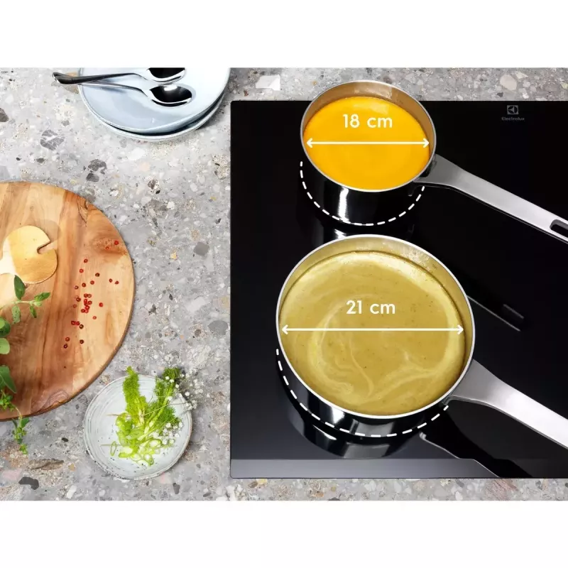Electrolux EIV734 Melna Iebūvējama 68 cm Zonas indukcijas plīts 4 zonu(-as)
