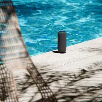 Mono pārnēsājams skaļrunis Motorola moto sound flow Carbon — 30 W RMS, USB-C, bezvadu, auduma korpuss
