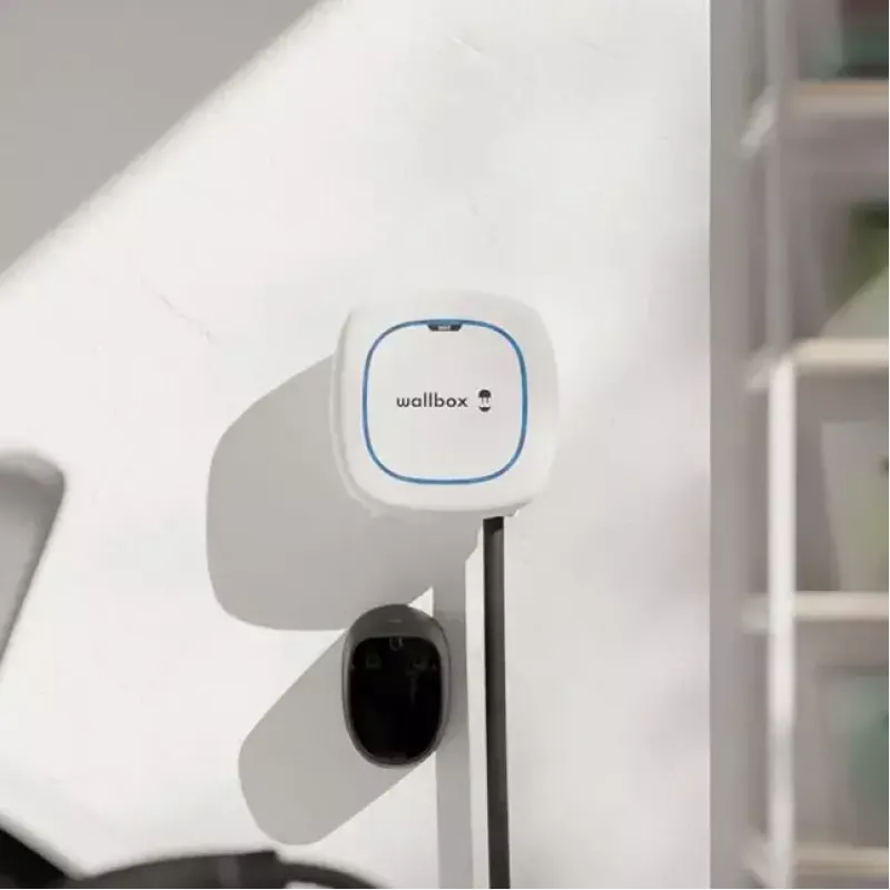 Wallbox Pulsar Max sienas lādētājs 22 kW, Wi‑Fi & Bluetooth, 5 m kabelis, IP54, IK10, balts