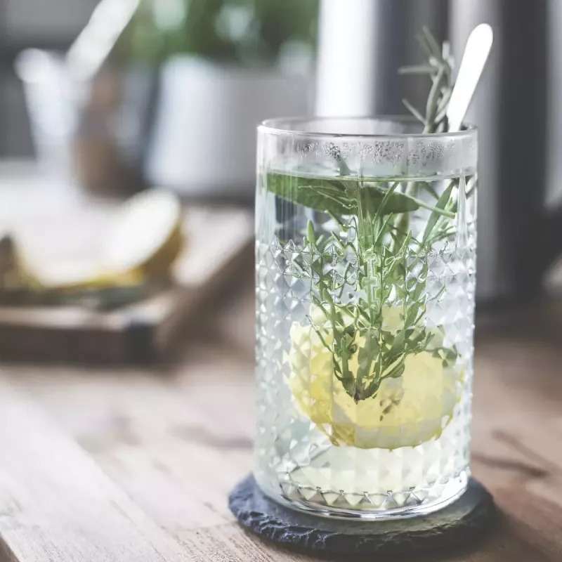 Elektriskā tējkanna GASTROBACK Design Cool Touch 1,5 L 2200 W, nerūsējošais tērauds/melna