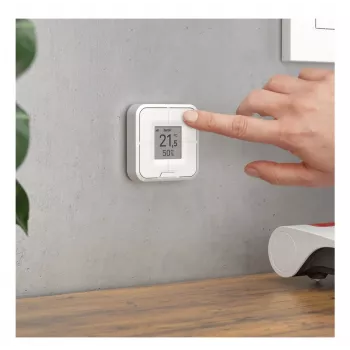 Pie sienas stiprināms bezvadu viedais kontrolieris FRITZ Smart Control 440 — balts, 69×69×18 mm