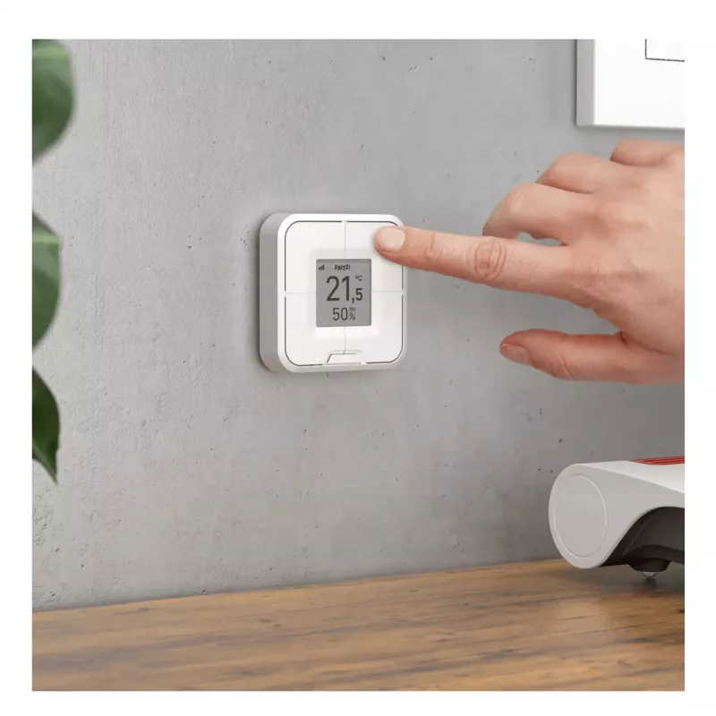 Pie sienas stiprināms bezvadu viedais kontrolieris FRITZ Smart Control 440 — balts, 69×69×18 mm