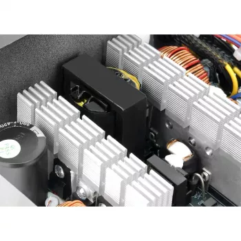 Barošanas bloks Thermaltake TR2 S 650W — ATX, 20+4 kontaktu, 80 PLUS, 120 mm ventilators, melns