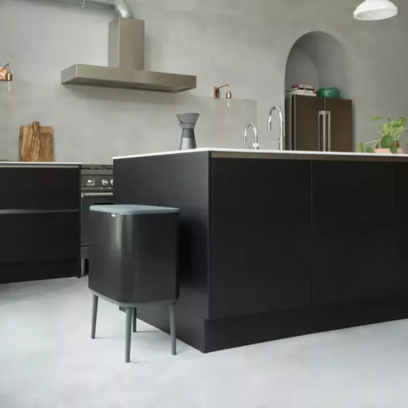 Atkritumu tvertne Brabantia 316203 34L taisnstūrveida tērauda melna