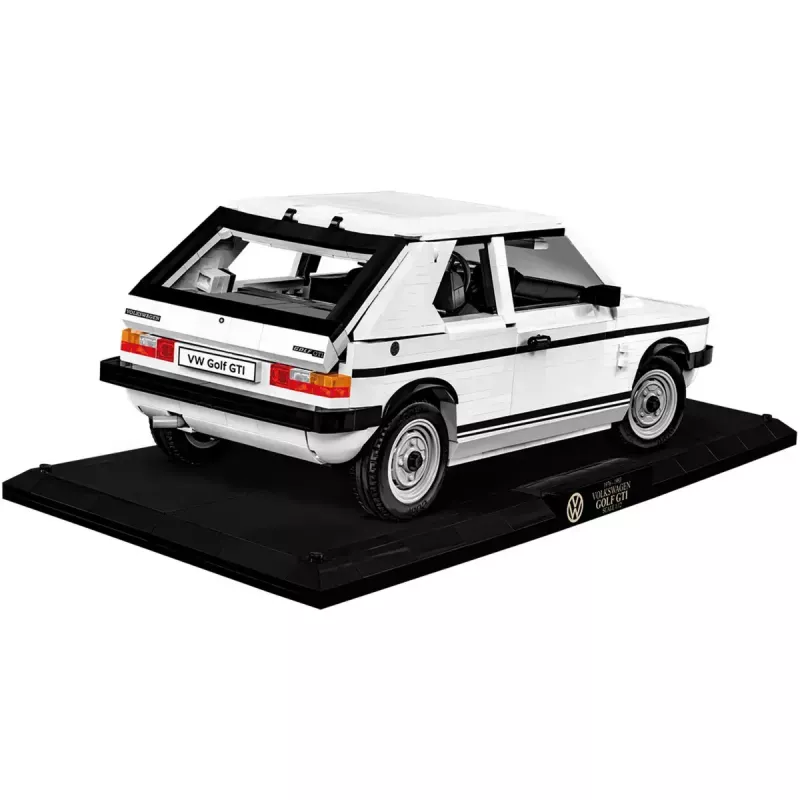 1:12 mēroga modelēšanas komplekts Cobi Volkswagen Golf GTI 1976–1983 Executive Edition — detalizēta būvējama kopija