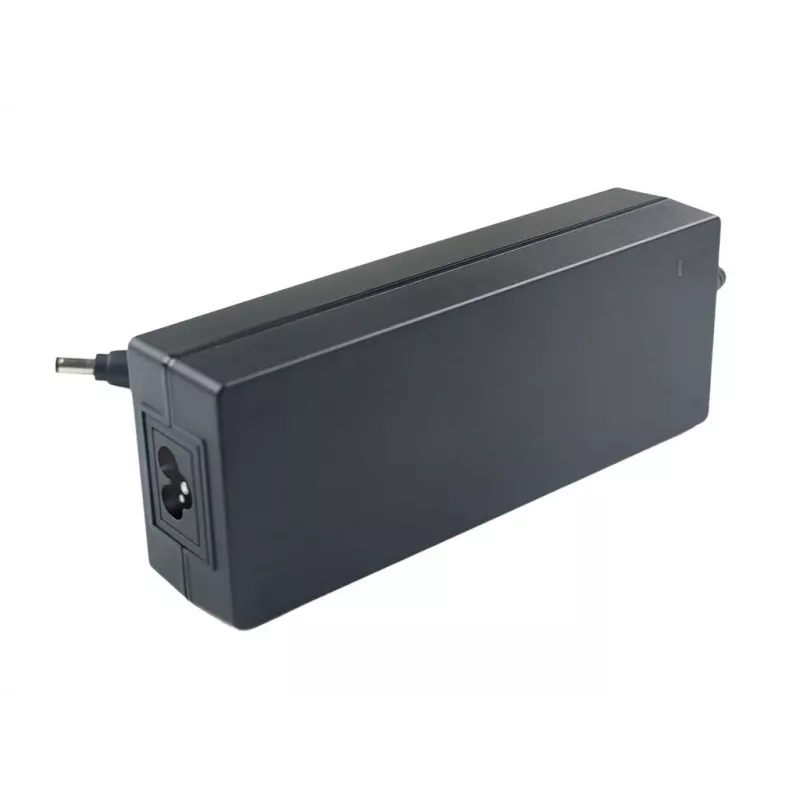 CoreParts MBXAC-AC0016 strāvas adapteris Iekštelpu 120 W Melns