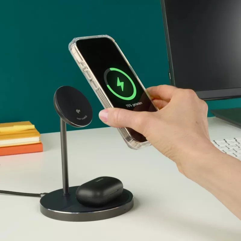 Hama 00201738 mobilo ierīču lādētājs Austiņas, Viedtālrunis Melns USB Bezvadu uzlāde Ātrā uzlāde Iekštelpām