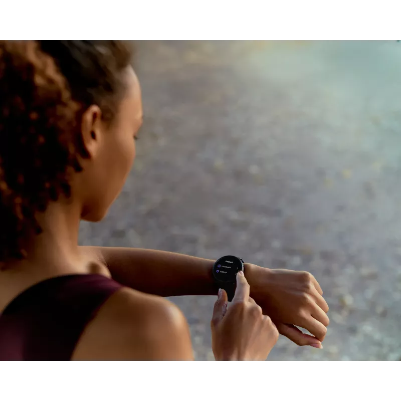 Viedpulkstenis Amazfit Active Max apaļš AMOLED 1,5 collu 480×480 skārienekrāns 64 MB RAM 4 GB 658 mAh melns