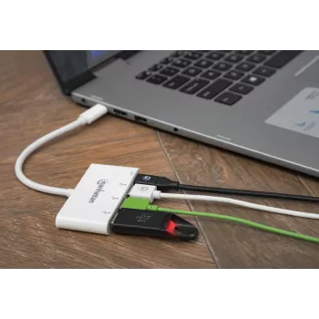Manhattan USB-C dokstacija/sadalītājs, porti (x4): USB-A (x3) un USB-C, 5 Gbps (USB 3.2 Gen1 jeb USB 3.0), ar strāvas padevi (60W) uz USB-C portu (piezīme: nepieciešams papildu USB-C sienas lādētājs un USB-C kabelis), universāls visām ierīcēm, SuperSpeed USB, 3 gadu garantija