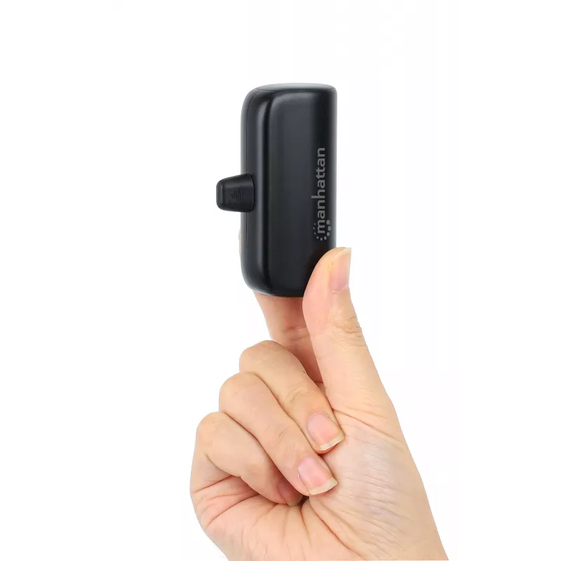 Manhattan ārējais akumulators ar integrētu USB-C spraudni, 5000 mAh, līdz 20 W jauda, izvelkams balsts lietošanai kā uzlādes tālruņa turētājs, melns, viena gada garantija